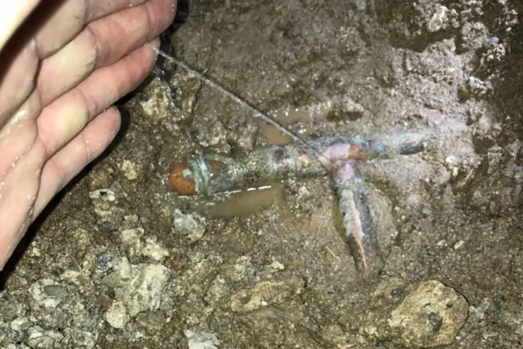 slab-leak-detection-pipe-joint-water-leak